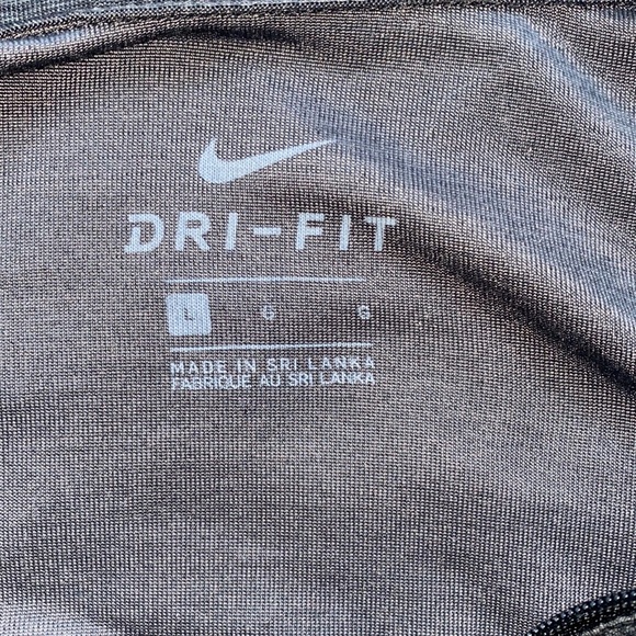 Nike Dri-Fit Pull Over - Picture 2 of 3
